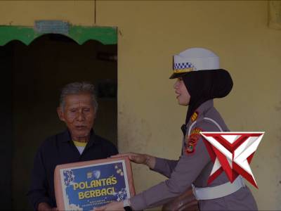 SATLANTAS BERBAGI KASIH RUMAH KE RUMAH