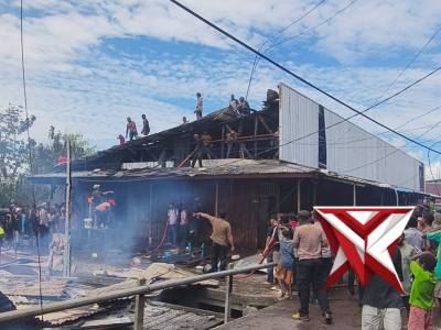 Kebakaran Kembali Terjadi Di Kota Agats. Asmat - Kebakaran melanda 3 rumah warga dan satu rumah mi - PoliceTube