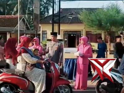Polsek Gapura Berbagi Takjil