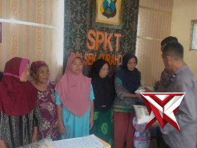 PEMBAGIAN BERAS ZAKAT DI MAPOLSEK CURAHDAMI