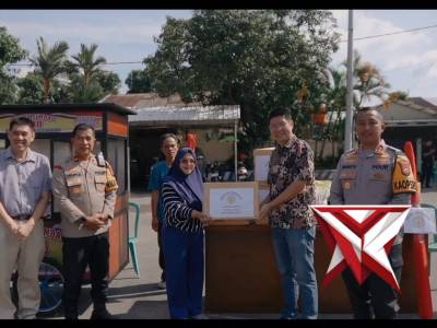Semangat Ramadan, Ratusan Warga Terima Rombong Usaha dan Sembako dari Polres Kediri