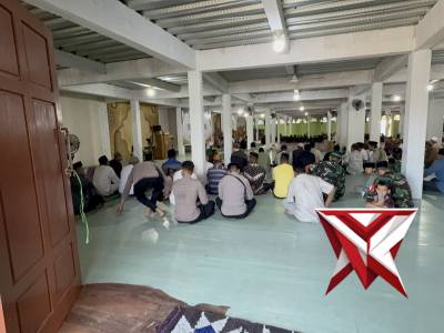 Hadirkan Rasa Aman, Polres Asmat Kawal Jalannya Peringatan Isra Mi'raj 1447 H.   Asmat - Guna member