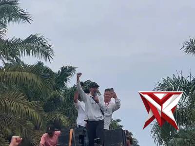 giat pengawalan warga desa tebing suluh menyampaikan aspirasi