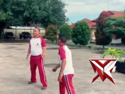 Anggota Polres Lembata melaksanakan Latihan Beladiri secara rutin.