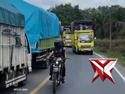 Polisi Berjibaku Urai Kemacetan di Jalur Lintas Timur, Pemudik Apresiasi Pelayanan Humanis