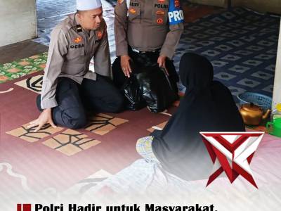 Polri Hadir untuk Masyarakat, Polsek Jaya Salurkan Bansos Jumat Berkah Kepada Masyarakat Kurang Mamp