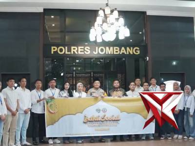 BAKTI SOSIAL DAN BAGI TAKJIL BERSAMA IKASTARA SURABAYA RAMADAN 1447 H - PoliceTube