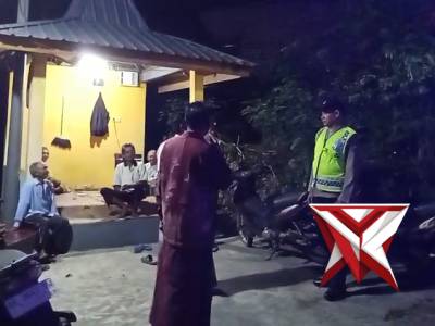 Polsek ngariboyo melaksanakan Patroli pembinaaan poskamling dengan di desa ngariboyo
