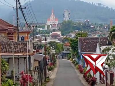 Patroli pemukiman warga