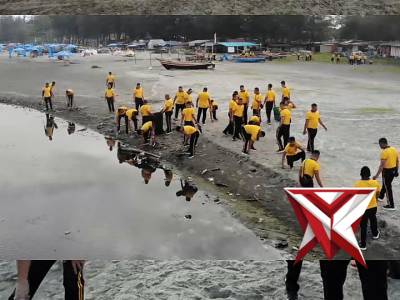 Polda Bengkulu Gaungkan GEMPAR GEMPITA ASRI, Bersih Pantai dan Kota Serentak di 38 Titik - PoliceTube