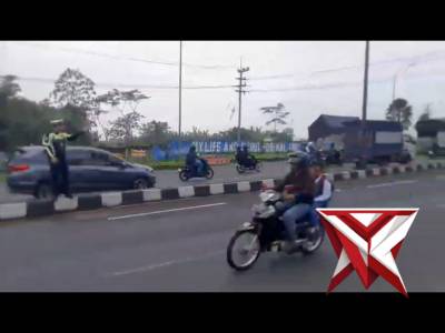 Pengaturan Lalu Lintas di Pagi hari di Daerah Hukum Polsek Lawang Kec. Lawang Kab. Malang