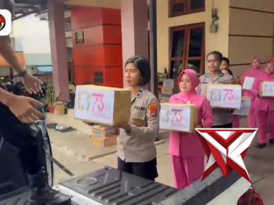 Bakti Sosial Bhayangkari Cabang Jayapura Kota Bersama Polwan Polresta Jayapura Kota