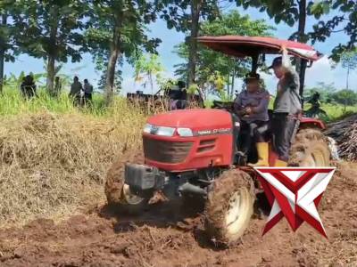 Kapolsek Pancalang Laksanakan Penanaman Jagung Hibrida untuk Dukung Program Ketahanan Pangan - PoliceTube