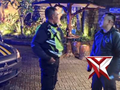 Patroli Malam hari di PO bagong kepanjen - PoliceTube