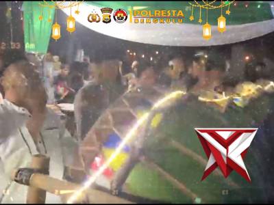 *Bhabinkamtibmas Kebun Roos Amankan Kegiatan Takbir, Pererat Silaturahmi Pemuda*