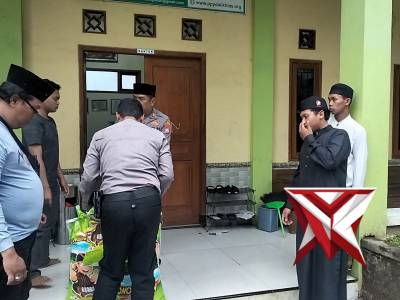 Pendistribusian bantuan sembako