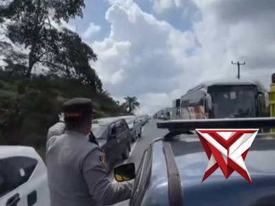 Polisi Berjibaku Urai Kemacetan di Jalur Lintas Timur, Pemudik Apresiasi Pelayanan Humanis

Musi Ban