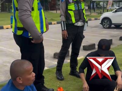 menyapa pemudik yang sedang beristirahat di rest area tol kayu agung