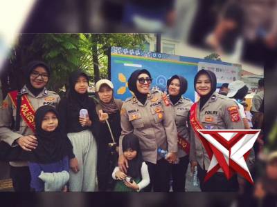 Polrestabes Bandung melaksanakan kegiatan Patroli Mojang Lodaya oleh Polwan Polrestabes Bandung