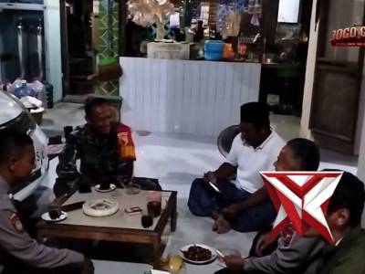 Sambang Dialogis Polsek Kedamean Kunjungi Masyarakat, Sampaikan Pesan-pesan Kamtibmas