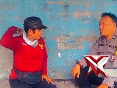 Bhabinkamtibmas Polsek Pakal Ingatkan Hati-Hati Di Perlintasan Kereta Api