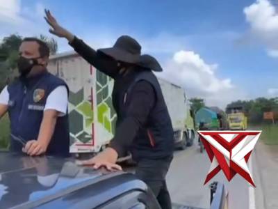 Polisi Berjibaku Urai Kemacetan di Jalur Lintas Timur, Pemudik Apresiasi Pelayanan Humanis