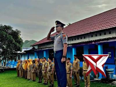 Kapolsek Simpang Rimba melakukan giat upacara di Sma Simpang Rimba??