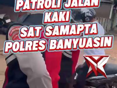 Patroli jalan kaki sat samapta Polres Banyuasin