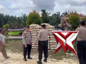 pemberian semen ke mesjid nurul iman simpang mutiara oleh sat samapta polres rohil