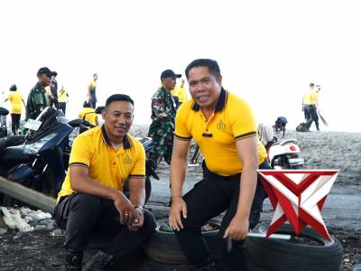 Polres Klungkung turut ambil bagiabersih pantai dalam rangka &ldquo;Gerakan Bali Bersih Sampah&rdquo;
