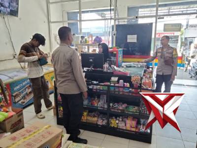 PATROLI DAN PEMASANGAN CALL CENTER POLRI 110  DI WILKUM POLSEK SAMBIT