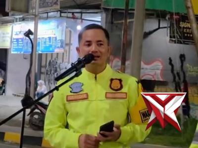 Siapa bilang ketemu polisi di jalan harus tegang?