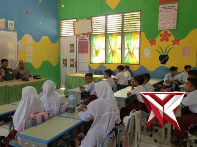 Launching makan bergizi gratis - PoliceTube