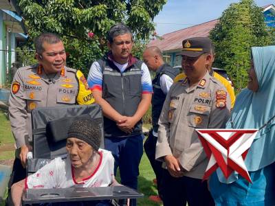 &ldquo;Hadirkan Harapan 12 Warga Terima Kursi Roda Bantuan Kemanusiaan bantuan Kapolresta Bengkulu&rdquo;*