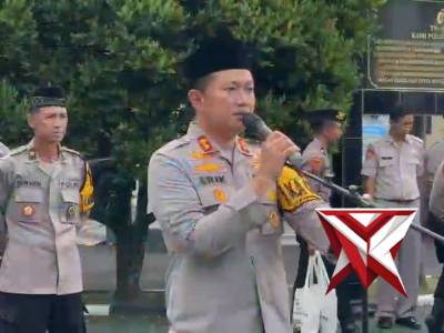 Menjelang Hari Raya Idulfitri, Polres Magetan membagikan bingkisan Lebaran kepada para pengemudi oje