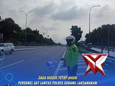 Personel sat lantas polres subang cek arus lalin di rest area 102