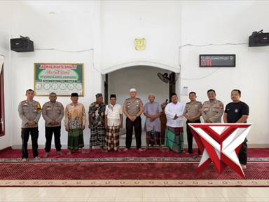kapolsek pujud melaksanakan kegiatan sholat zuhur berjamaah