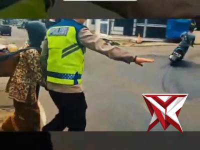 Saling Membantu Satu Sama Lain