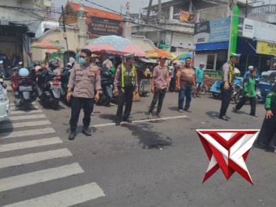 PATROLI HARKAMTIBMAS SIANG HARI SEPUTARAN WISATA RELIGI AMPEL