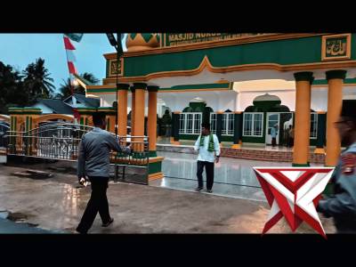 Kapolsek STL Ulu Terawas AKP DEDY PURNOMO beserta anggota lakukan Giat Pengamanan safari ramadhan da