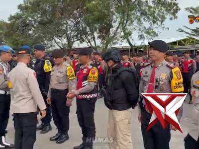 PENGAMANAN PERTANDINGAN INDONESIA SUPER LEAGUE ANTARA PERSIB BANDUNG MELAWAN PERSIK KEDIRI