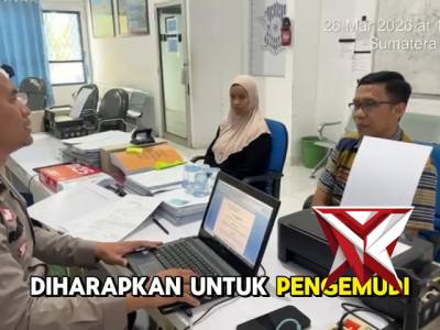 Personil Satlantas OKI memberikan himbauan kepada Masyarakat agar selalu tertib dalam berlalh lintas