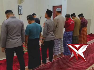 gerakan subuh berjamaah personil polres agam - PoliceTube