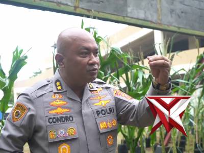 Mbah Condro mode Off  Polri Untuk Masyarakat. . @divisihumaspolri @listyosigitprabowo @humaspoldajab