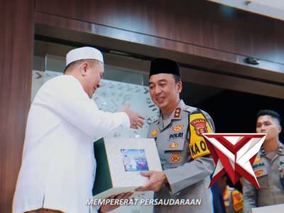 Kebersamaan polri bersama masyarakat di hari raya idul fitri - PoliceTube