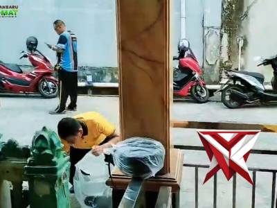 GERAKAN BERSIH-BERSIH RUMAH IBADAH POLSEK BINAWIDYA