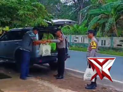 Jumat Berkah Polsek Lais