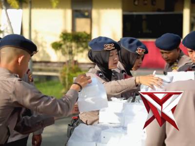 Satbrimob Polda Kalbar kembali menunjukan kepedulian sosialnya