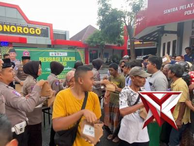 PORES PONOROGO BERBAGI TAKJIL GRATIS - PoliceTube