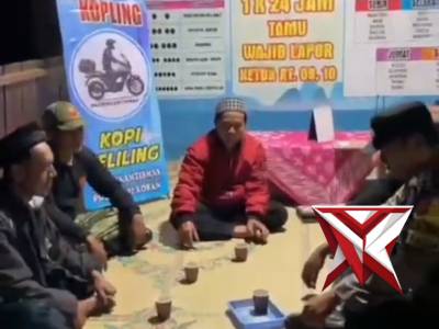 Bhabinkamtibmas Desa Pacalan Dialogis dengan awak Pos Kamling sampaikan Himbauan Kamtibmas